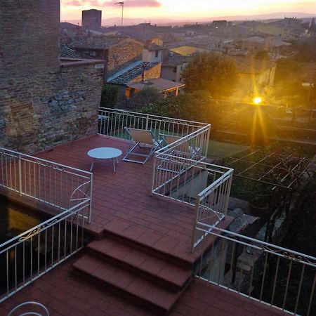 Appartamento Le Palme Con Terrazze In Centro San Gimignano Eksteriør billede