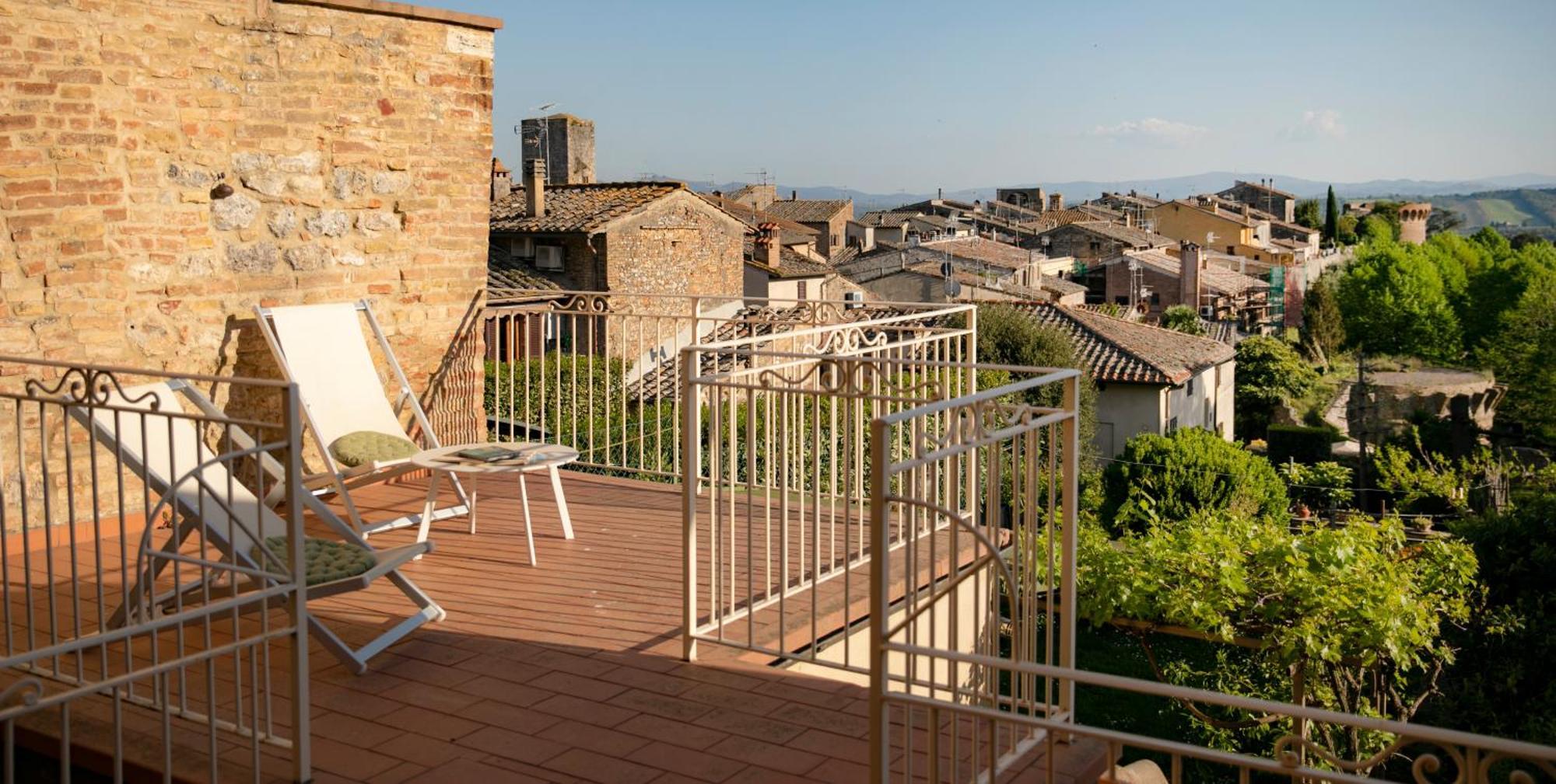 Appartamento Le Palme Con Terrazze In Centro San Gimignano Eksteriør billede